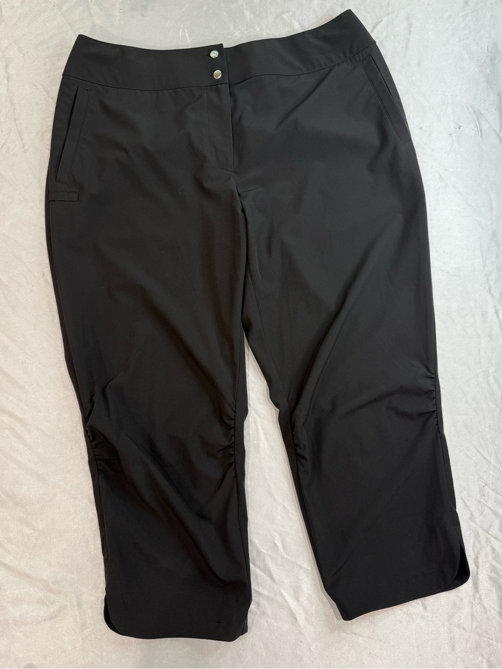 Black Women's Golf Capris - Classic Comfort